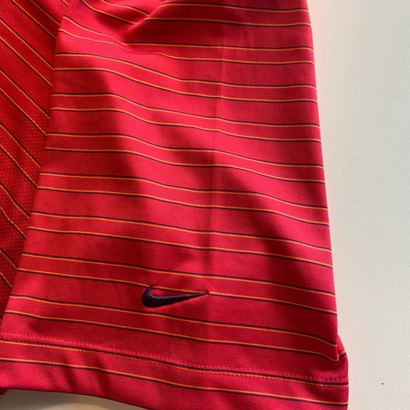 Mens Nike GolfRed Striped Fit Dri polo Medium - Picture 3 of 5